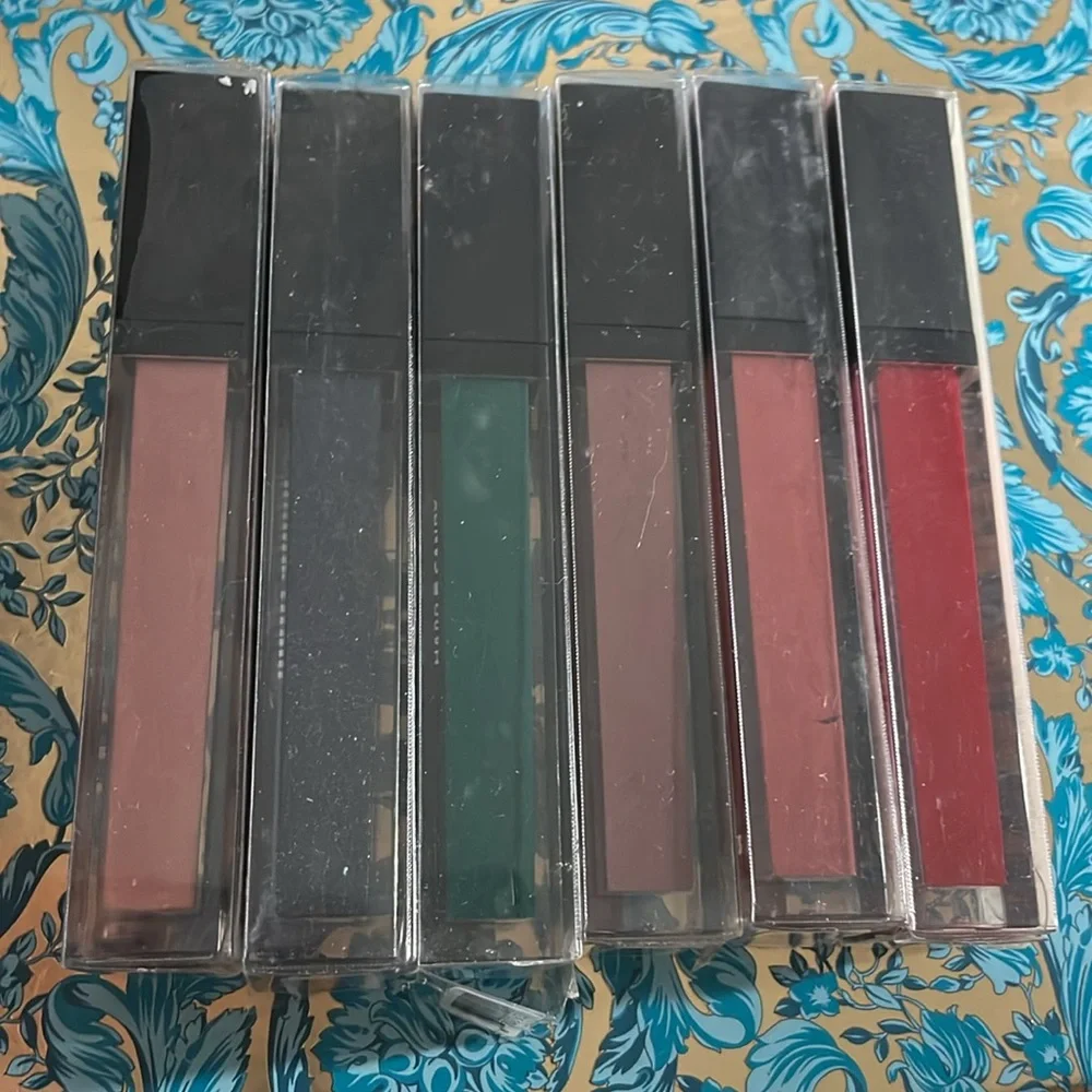 Hard Candy matte-aholic matte lip color kit (bonus lip liner)